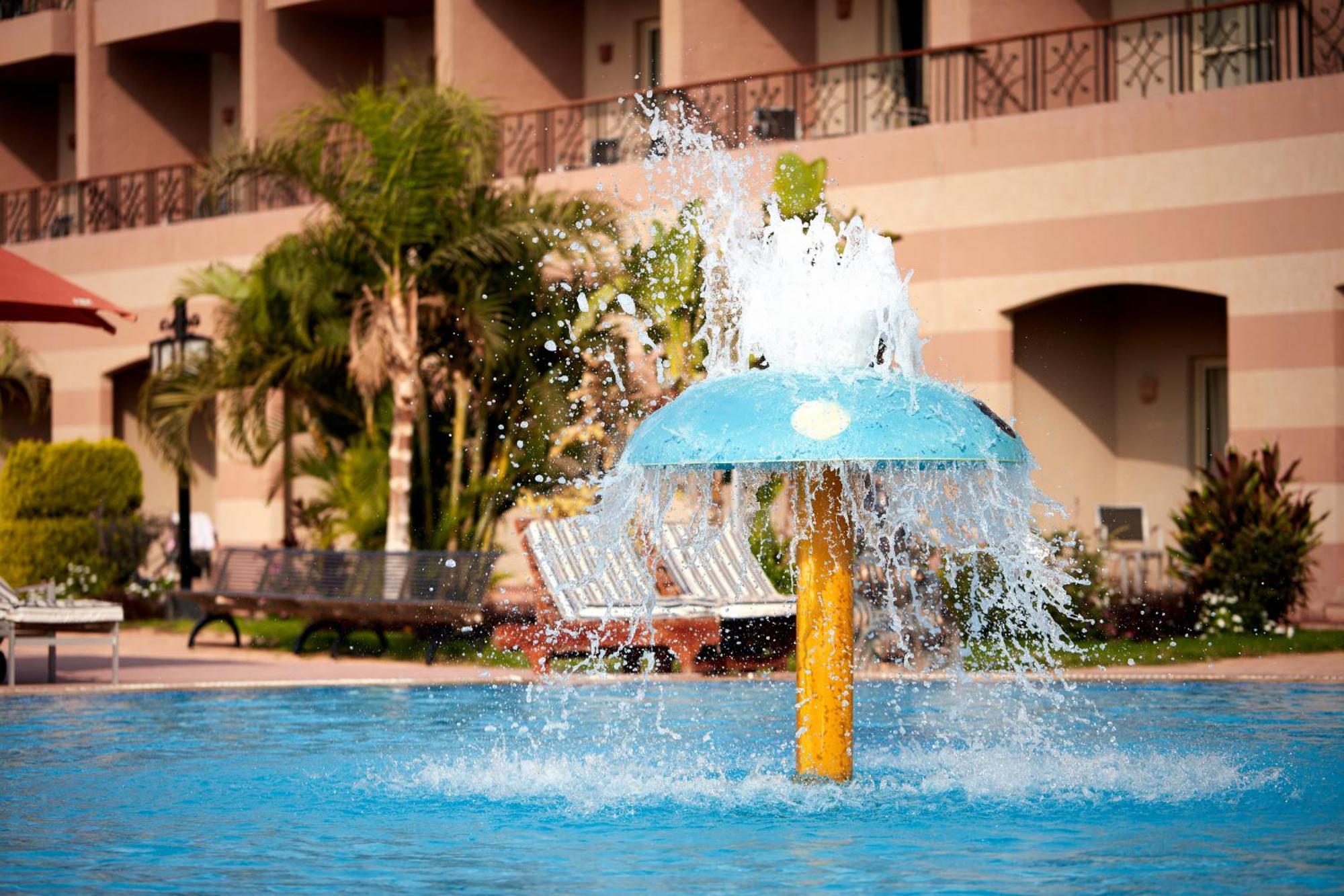 Coral Sea Beach And Aqua Park Ain Sukhna Exterior photo